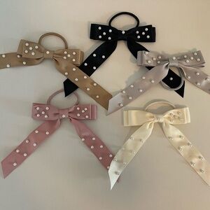 NWOT Pearl Bow Hair Ties - Set of 5